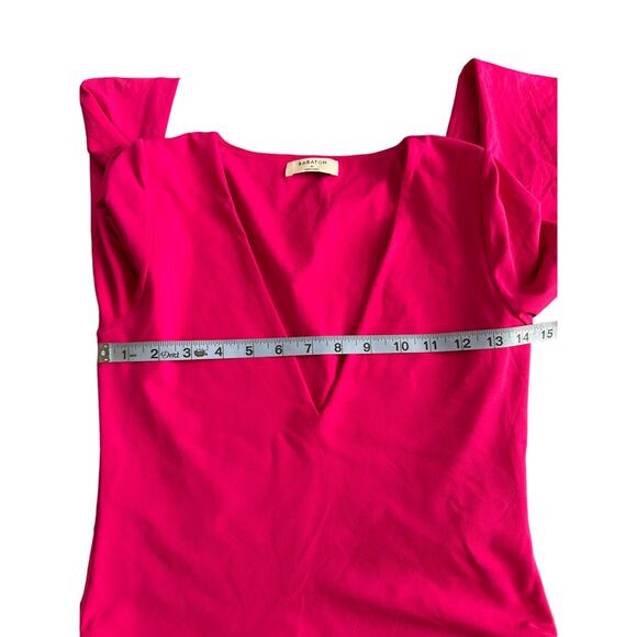 Aritizia Babaton Pink Contour V-Neck Body Hugging Long Sleeve Top‎ Size Medium - Picture 9 of 9